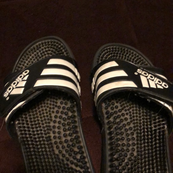 Women’s Adidas slides - Picture 1 of 4